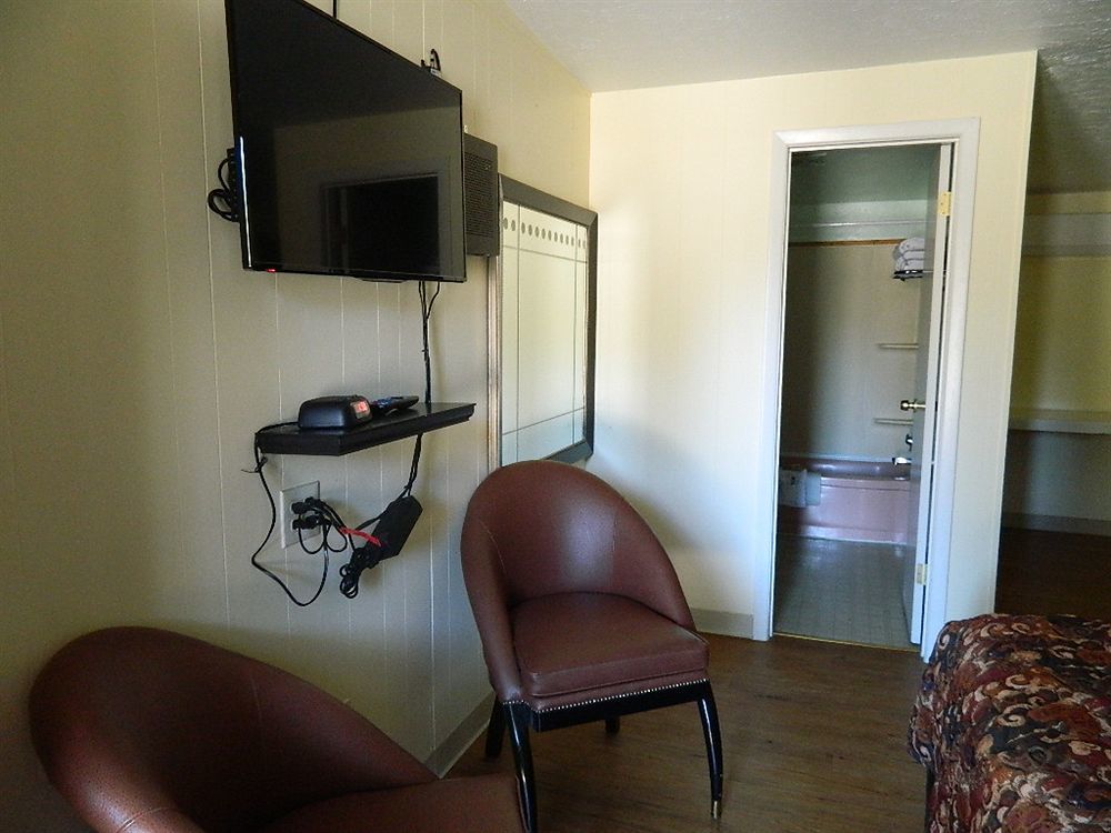 Eagle Crater Lake Inn Chemult Exterior foto
